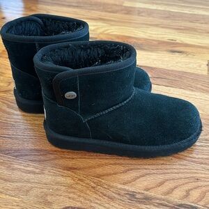 Black Uggs for girls